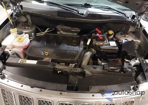 2016 Jeep Compass Latitude из США, поврежденный, VIN 1C4NJDEB4GD631759